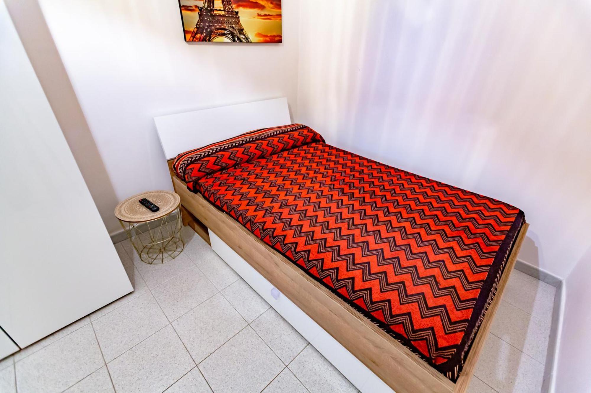 باري Antonella Home B&B الغرفة الصورة